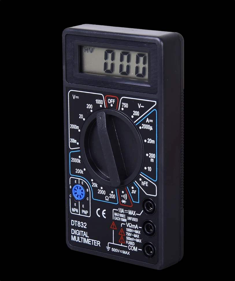 Мультиметр DT832